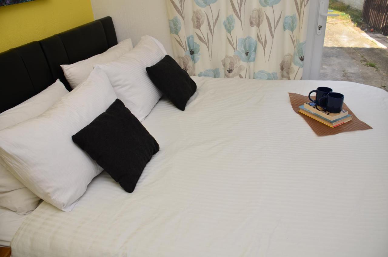 Sm Dreams Unlimited Serviced Accommodation- Stanwell-Staines-Heathrow Exterior foto